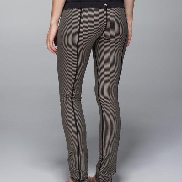 Lululemon Skinny Groove Pant in Super Stripe Mojave Tan - Picture 1 of 3